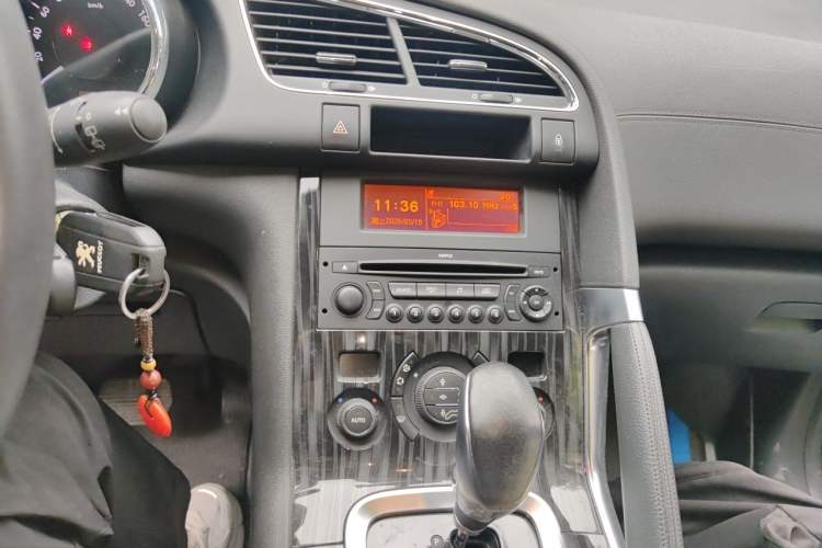 Used Peugeot 3008 2015 1.6THP Automatic Trend Edition Audio And AC Panel