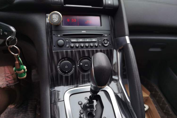 Used Peugeot 3008 2015 2.0L Automatic Classic Edition Audio And AC Panel