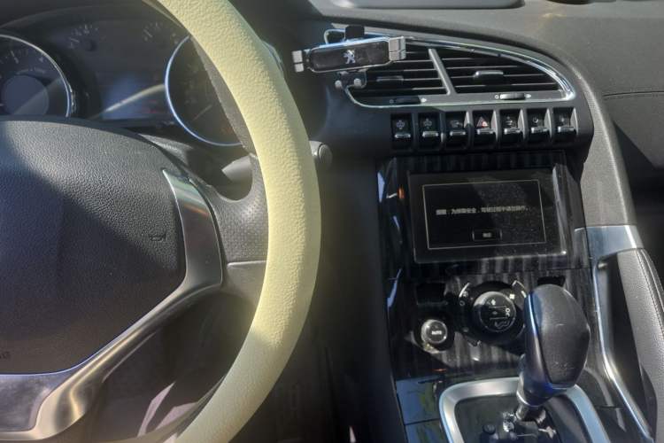 Used Peugeot 3008 2015 1.6THP Automatic Prestige Edition Audio And AC Panel