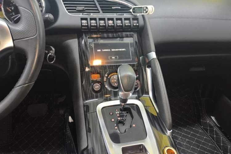 Used Peugeot 3008 2015 1.6THP Automatic Prestige Edition Audio And AC Panel
