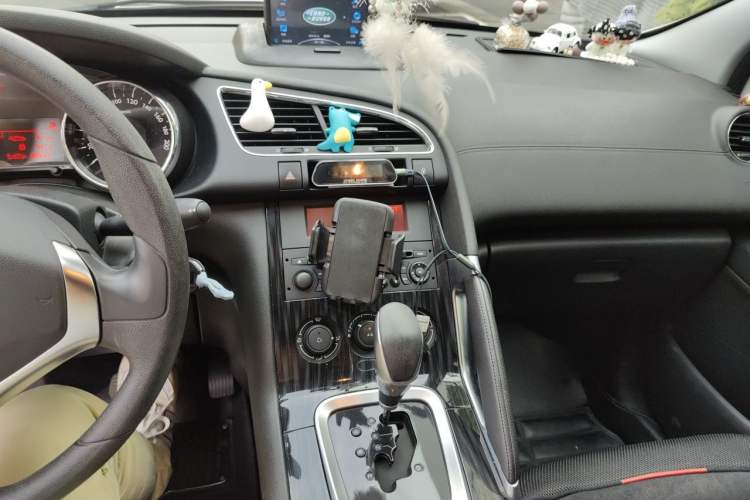 Used Peugeot 3008 2015 2.0L Automatic Classic Edition Audio And AC Panel
