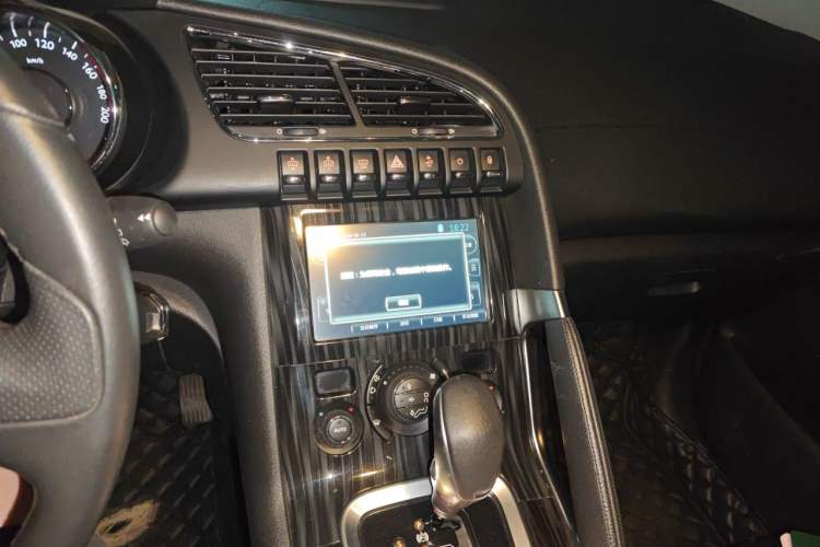 Used Peugeot 3008 2015 1.6THP Automatic Prestige Edition Audio And AC Panel