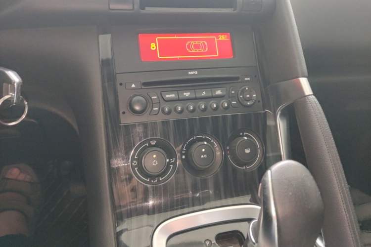 Used Peugeot 3008 2015 2.0L Automatic Classic Edition Audio And AC Panel