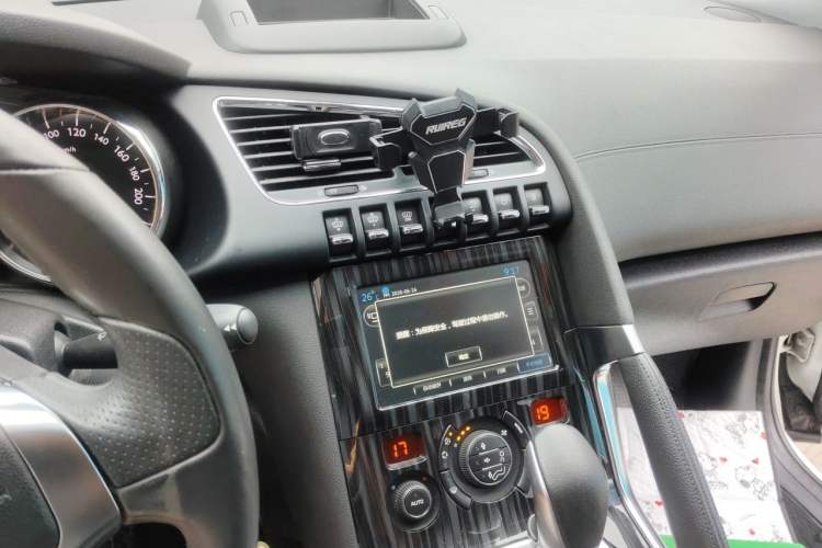 Used Peugeot 3008 2015 1.6THP Automatic Prestige Edition Audio And AC Panel