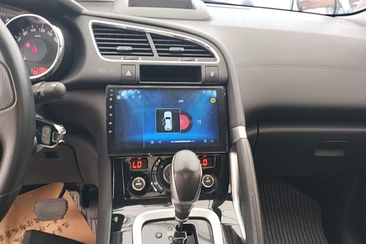 Used Peugeot 3008 2015 2.0L Automatic Trend Edition Audio And AC Panel