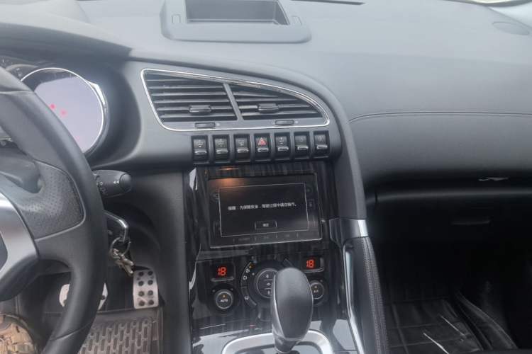 Used Peugeot 3008 2015 1.6THP Automatic Prestige Edition Audio And AC Panel