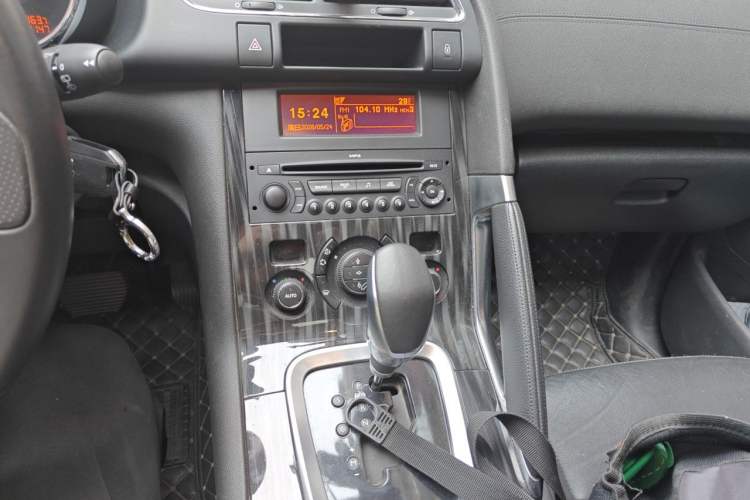 Used Peugeot 3008 2015 2.0L Automatic Trend Edition Audio And AC Panel
