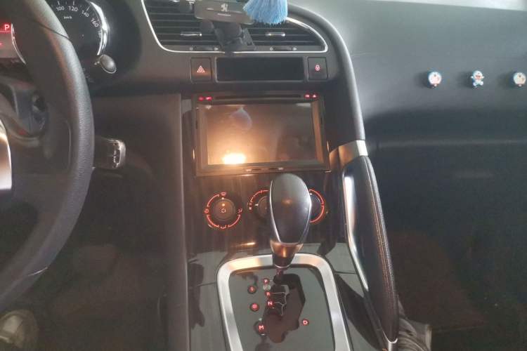 Used Peugeot 3008 2015 2.0L Automatic Classic Edition Audio And AC Panel