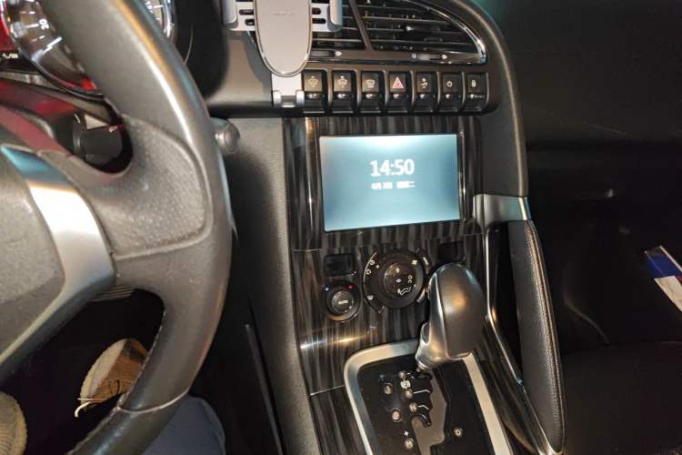 Used Peugeot 3008 2015 1.6THP Automatic Prestige Edition Audio And AC Panel
