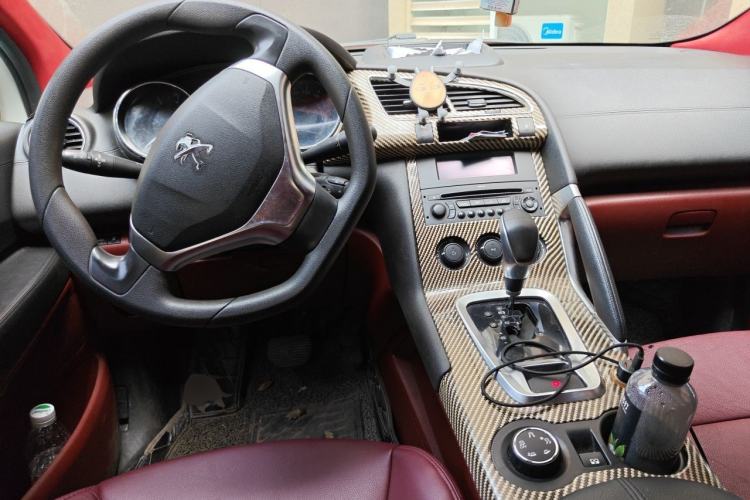 Used Peugeot 3008 2015 1.6THP Automatic Classic Edition Center Console