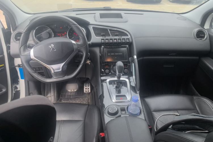 Used Peugeot 3008 2015 1.6THP Automatic Prestige Edition Center Console