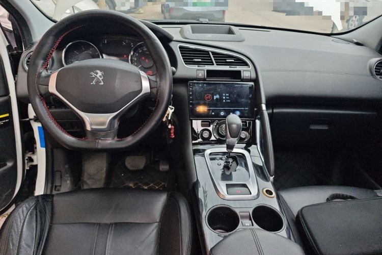 Used Peugeot 3008 2015 2.0L Automatic Trend Edition Center Console