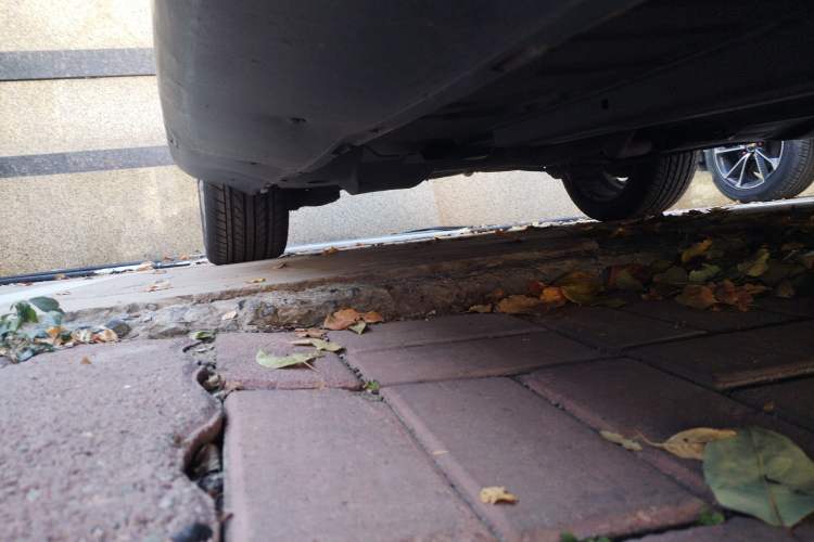 Used Peugeot 3008 2015 2.0L Automatic Classic Edition Chassis Front Right