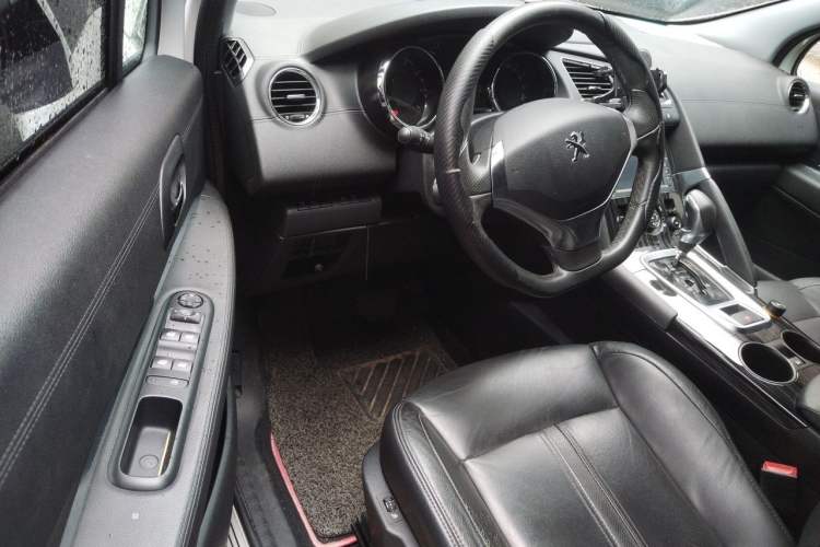 Used Peugeot 3008 2015 2.0L Automatic Trend Edition Driver Seat