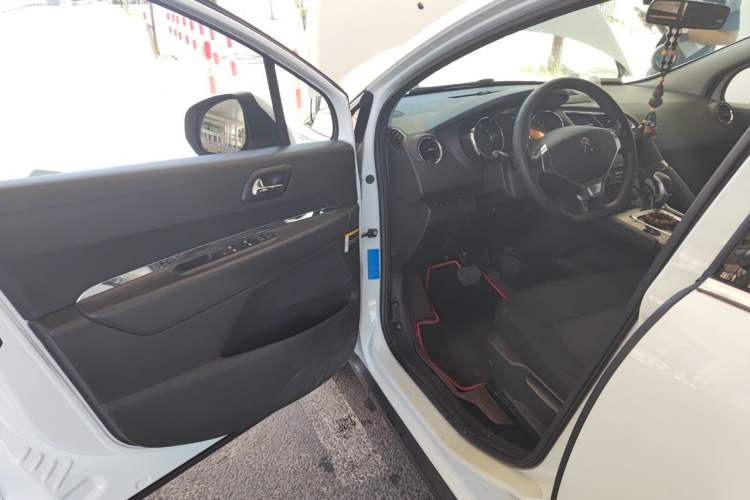 Used Peugeot 3008 2015 1.6THP Automatic Classic Edition Driver Seat