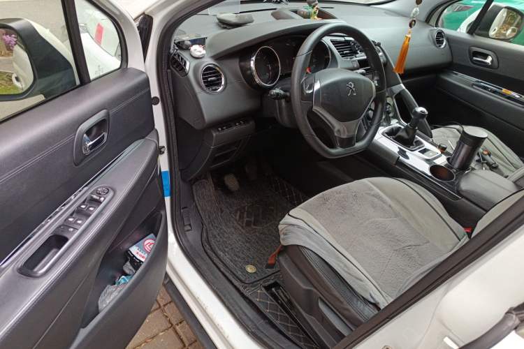 Used Peugeot 3008 2015 2.0L Manual Classic Edition Driver Seat