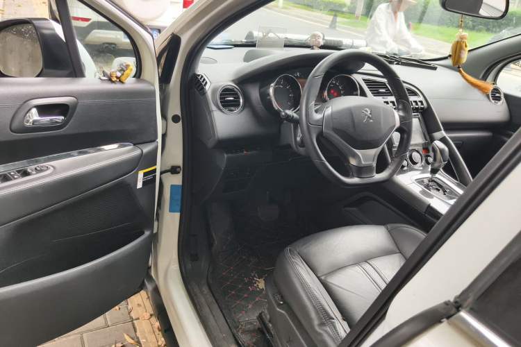 Used Peugeot 3008 2015 1.6THP Automatic Prestige Edition Driver Seat