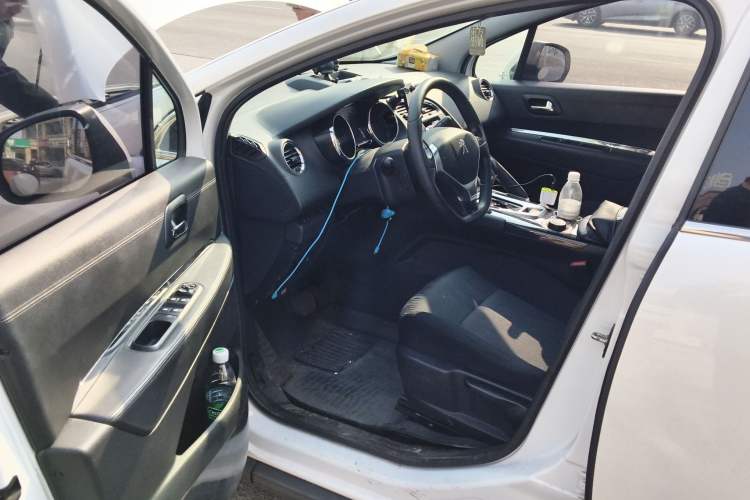 Used Peugeot 3008 2015 1.6THP Automatic Classic Edition Driver Seat