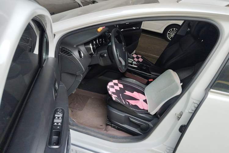 Used Peugeot 3008 2015 2.0L Automatic Classic Edition Driver Seat