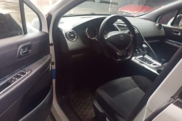 Used Peugeot 3008 2015 2.0L Automatic Classic Edition Driver Seat