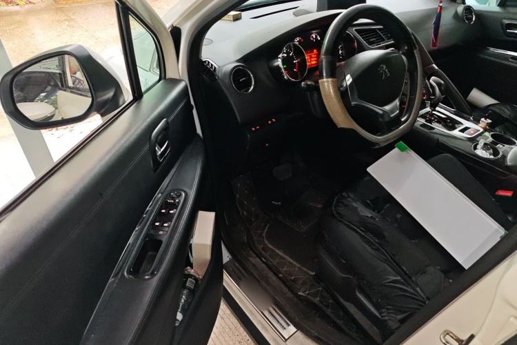 Used Peugeot 3008 2015 2.0L Automatic Classic Edition Driver Seat