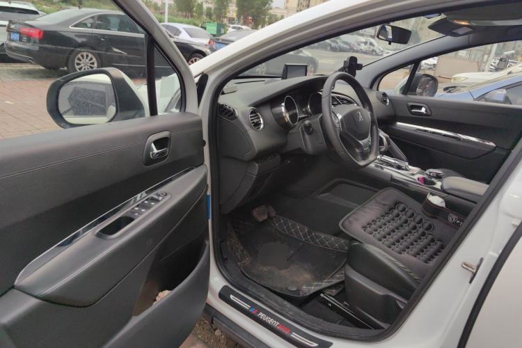 Used Peugeot 3008 2015 2.0L Automatic Classic Edition Driver Seat