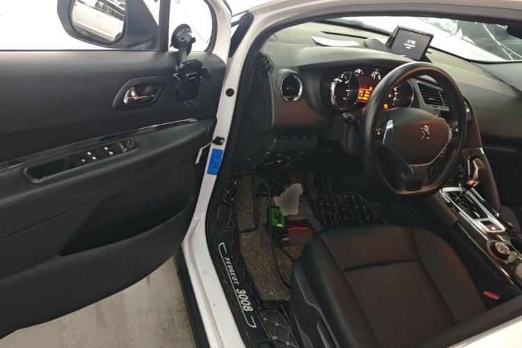 Used Peugeot 3008 2015 1.6THP Automatic Classic Edition Driver Seat