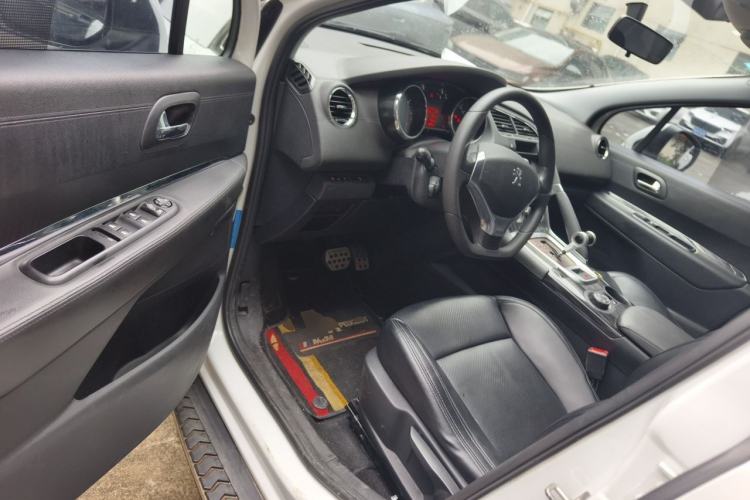 Used Peugeot 3008 2015 1.6THP Automatic Classic Edition Driver Seat
