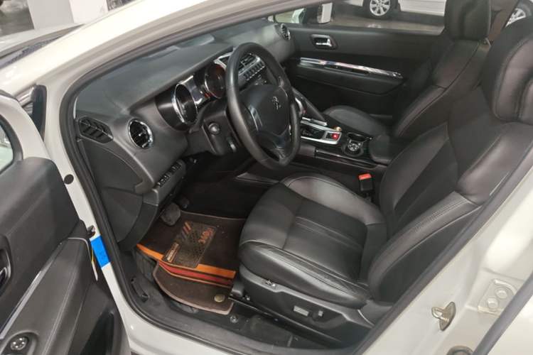 Used Peugeot 3008 2015 1.6THP Automatic Prestige Edition Driver Seat
