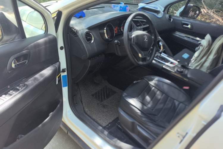 Used Peugeot 3008 2015 1.6THP Automatic Classic Edition Driver Seat