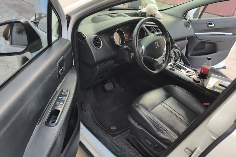 Used Peugeot 3008 2015 1.6THP Roland Garros Edition Driver Seat
