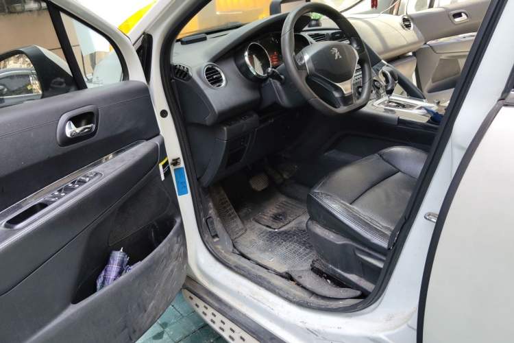 Used Peugeot 3008 2015 2.0L Automatic Classic Edition Driver Seat