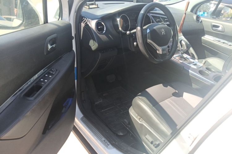 Used Peugeot 3008 2015 2.0L Automatic Trend Edition Driver Seat