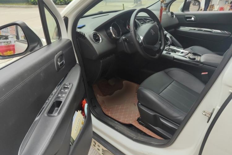 Used Peugeot 3008 2015 1.6THP Automatic Classic Edition Driver Seat