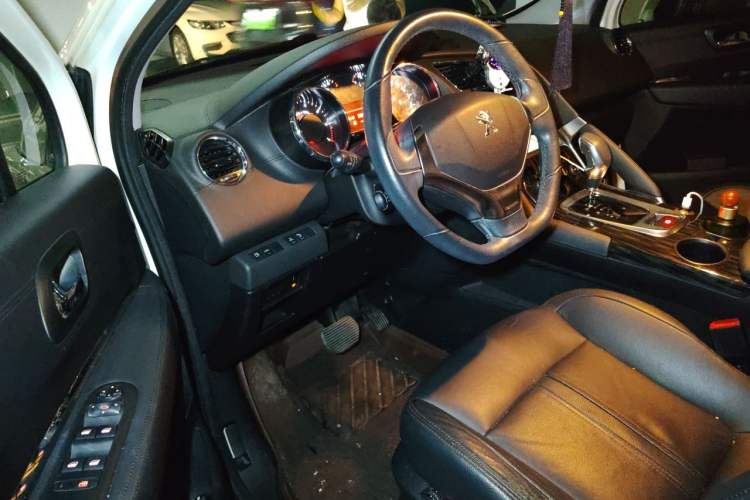 Used Peugeot 3008 2015 2.0L Automatic Trend Edition Driver Seat