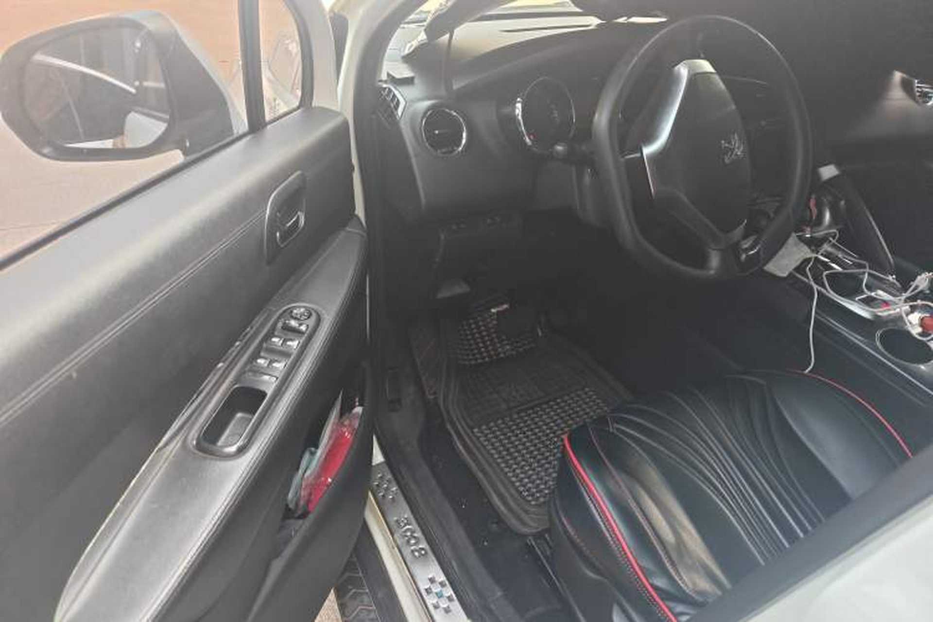 Used Peugeot 3008 2015 2.0L Automatic Classic Edition Driver Seat