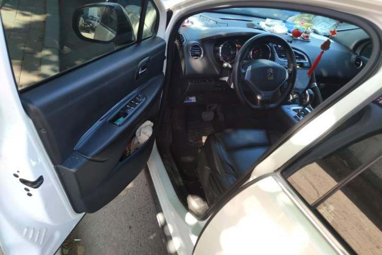 Used Peugeot 3008 2015 1.6THP Automatic Classic Edition Driver Seat