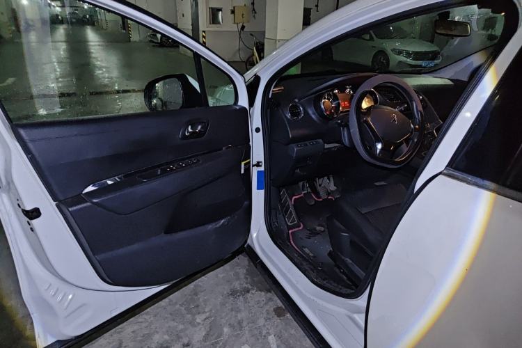 Used Peugeot 3008 2015 2.0L Manual Classic Edition Driver Seat