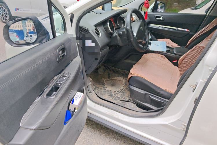 Used Peugeot 3008 2015 1.6THP Automatic Classic Edition Driver Seat