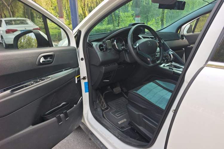 Used Peugeot 3008 2015 2.0L Automatic Classic Edition Driver Seat