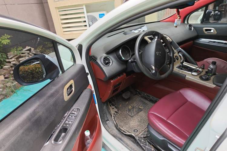 Used Peugeot 3008 2015 1.6THP Automatic Classic Edition Driver Seat