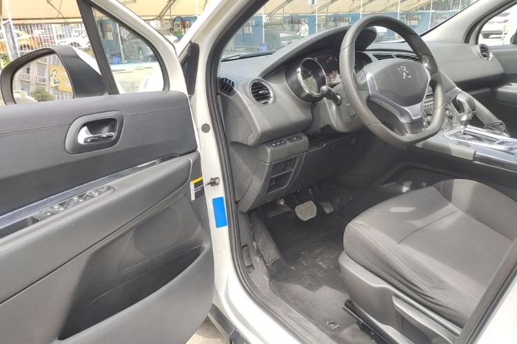 Used Peugeot 3008 2015 1.6THP Automatic Classic Edition Driver Seat