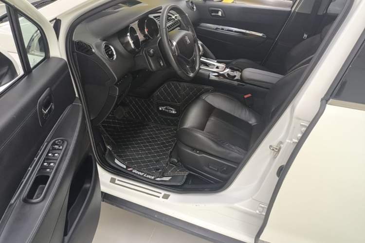 Used Peugeot 3008 2015 1.6THP Automatic Prestige Edition Driver Seat