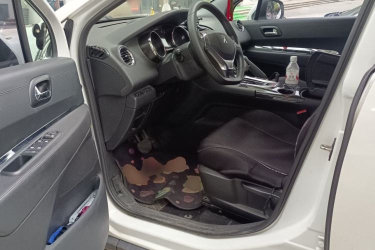 Used Peugeot 3008 2015 2.0L Automatic Classic Edition Driver Seat