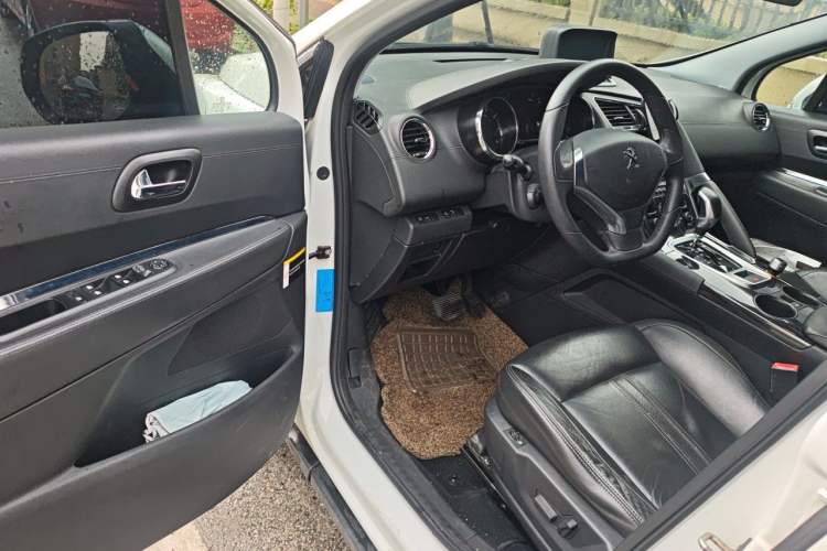 Used Peugeot 3008 2015 2.0L Automatic Trend Edition Driver Seat