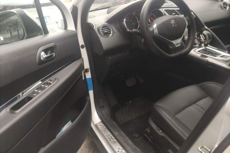 Used Peugeot 3008 2015 1.6THP Automatic Prestige Edition Driver Seat