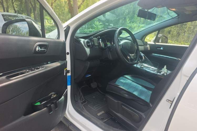 Used Peugeot 3008 2015 2.0L Automatic Classic Edition Driver Seat