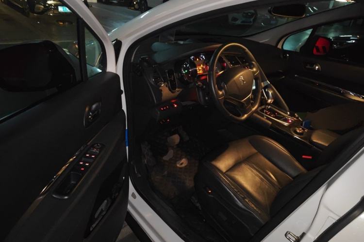Used Peugeot 3008 2015 1.6THP Automatic Prestige Edition Driver Seat