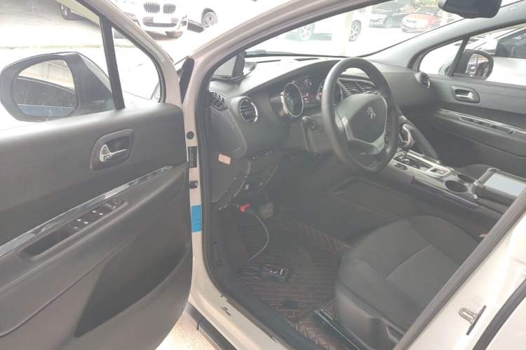 Used Peugeot 3008 2015 2.0L Automatic Classic Edition Driver Seat