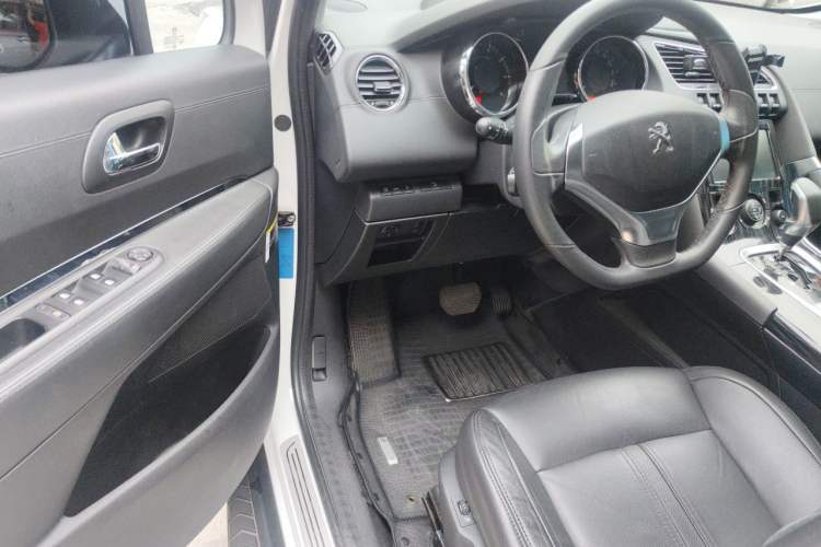 Used Peugeot 3008 2015 1.6THP Automatic Prestige Edition Driver Seat